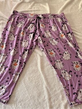 Boutique Ghost Kitty Cat Witch Purple Capris 2X/3X